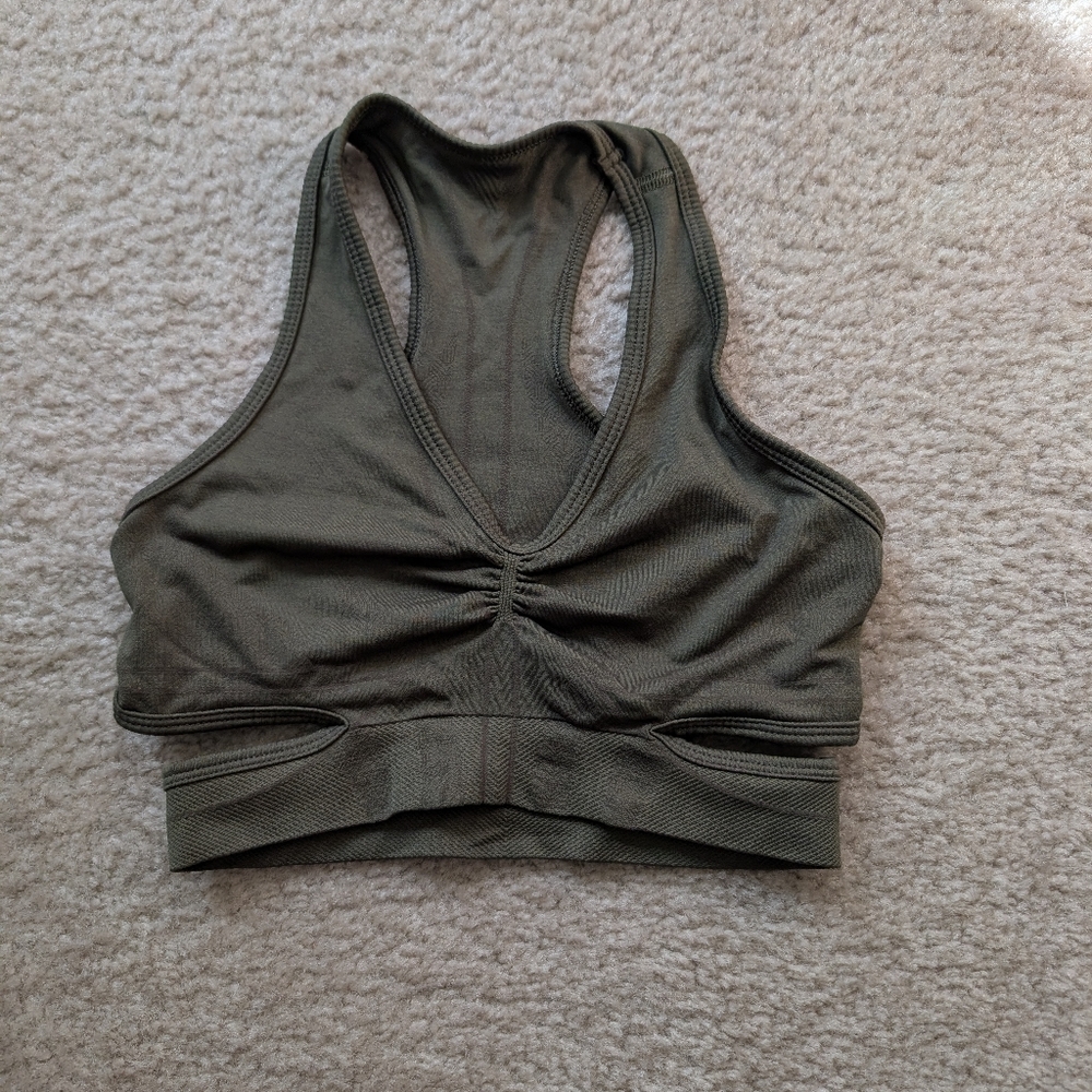 Alphalete Amplify Stratus Sports Bra